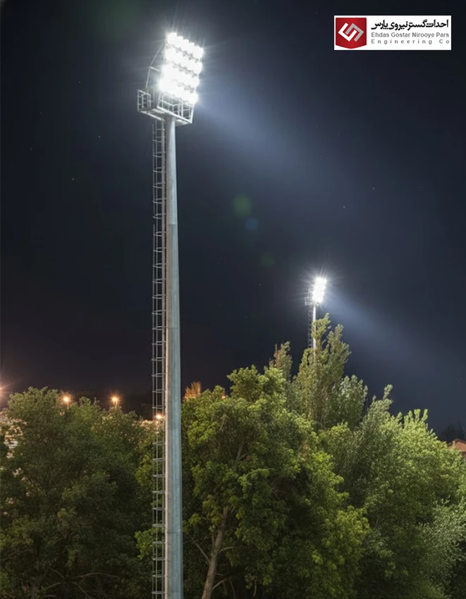 عمود إنارة الملعب
